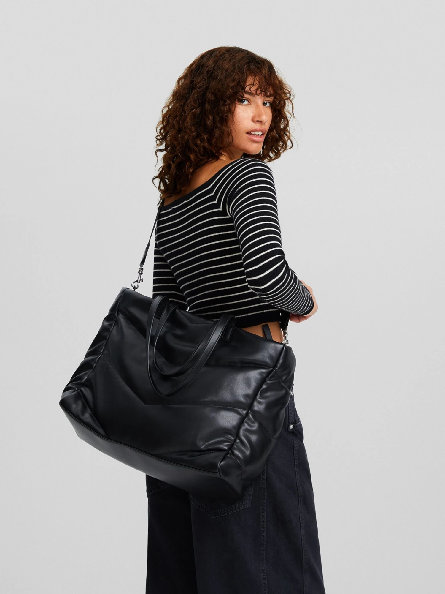 Bershka Handleveske Svart - Bilde 5